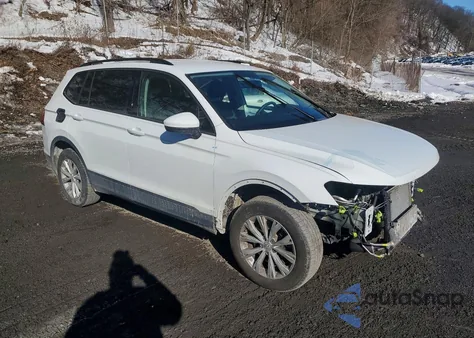 2018 Volkswagen Tiguan S z USA, uszkodzony, nr VIN 3VV0B7AX2JM046475